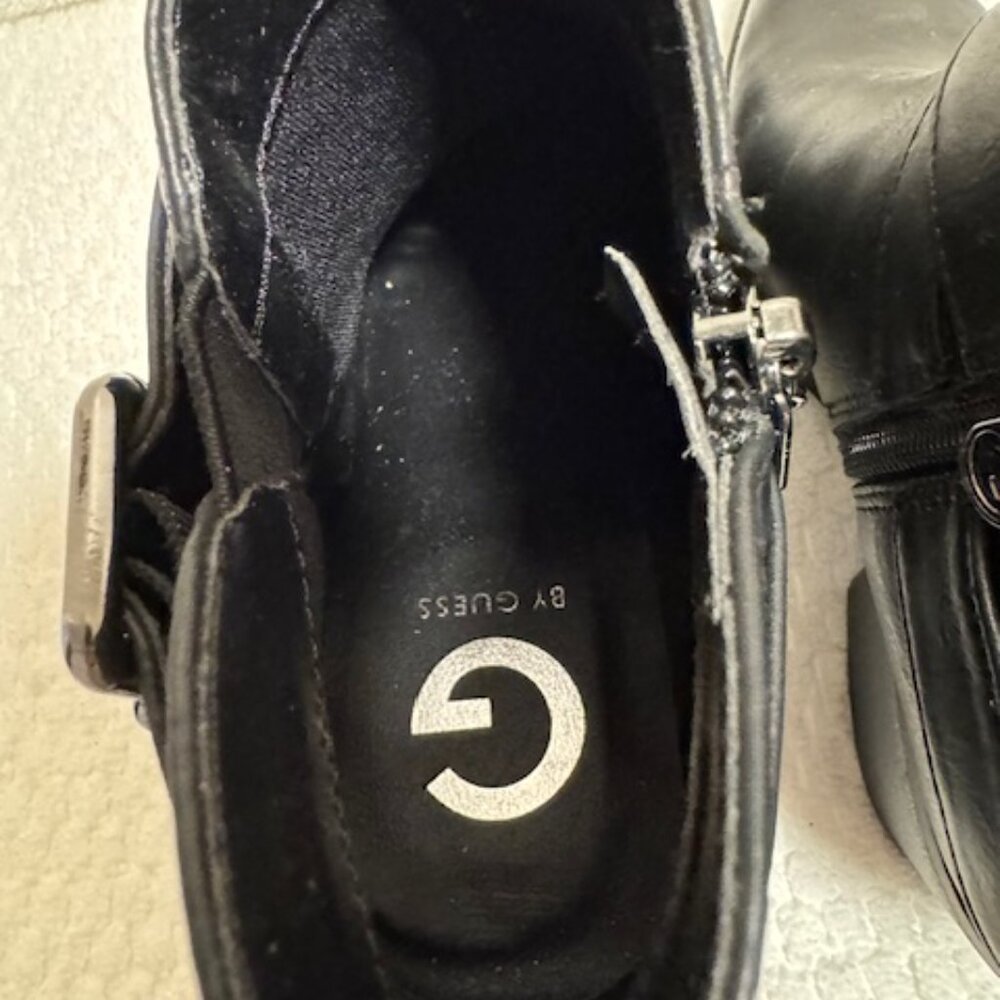 G by Guess Black Pointed Toe Ankle Boots Double Buckle Moto Block Heel 6.5 - Picture 5 of 7